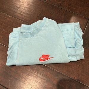 Men’s M, Blue Nike tee shirt